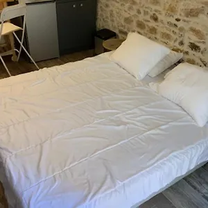  Appartement With Exposed Stone Vieux